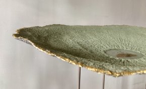 Oeuvre de verre et empreinte végétale